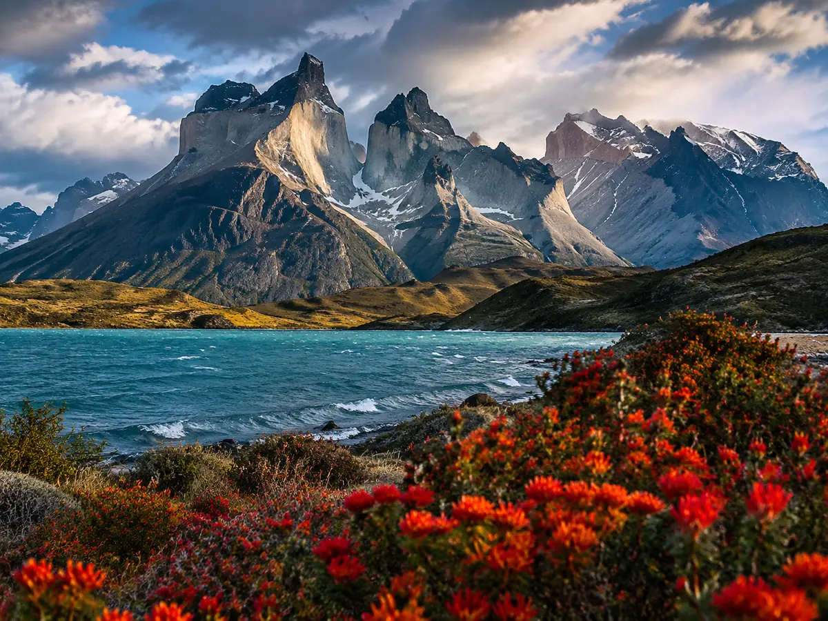 The two-tone Cuernos above Lago Nordenskjöld